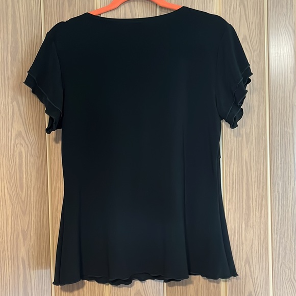 Feminine Susan Lawrence black top, XL, with fluttery sleeves and hem. - Picture 5 of 7